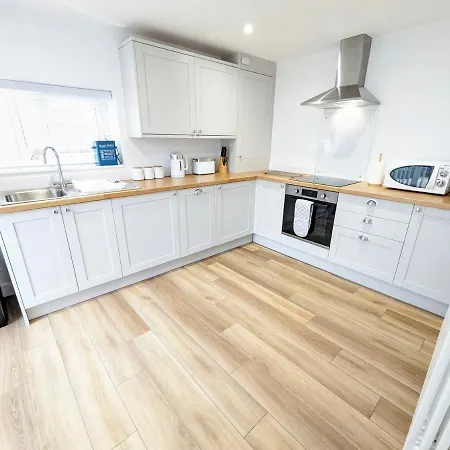 Blossom Lets - 96 Roseberry Guisborough